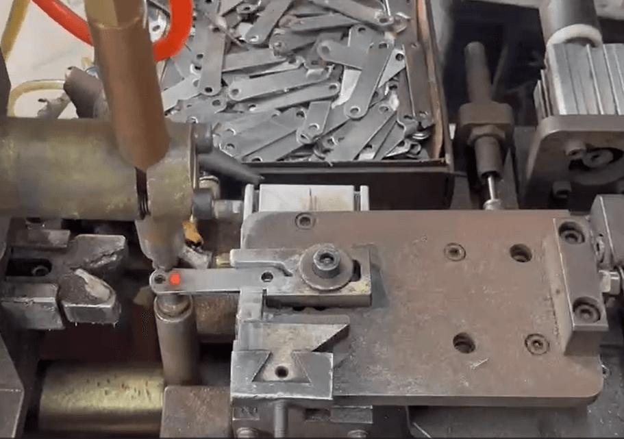 PRODUZIONE DELLA CLIPPER FAGGI: la potenza della saldatura automatizzata