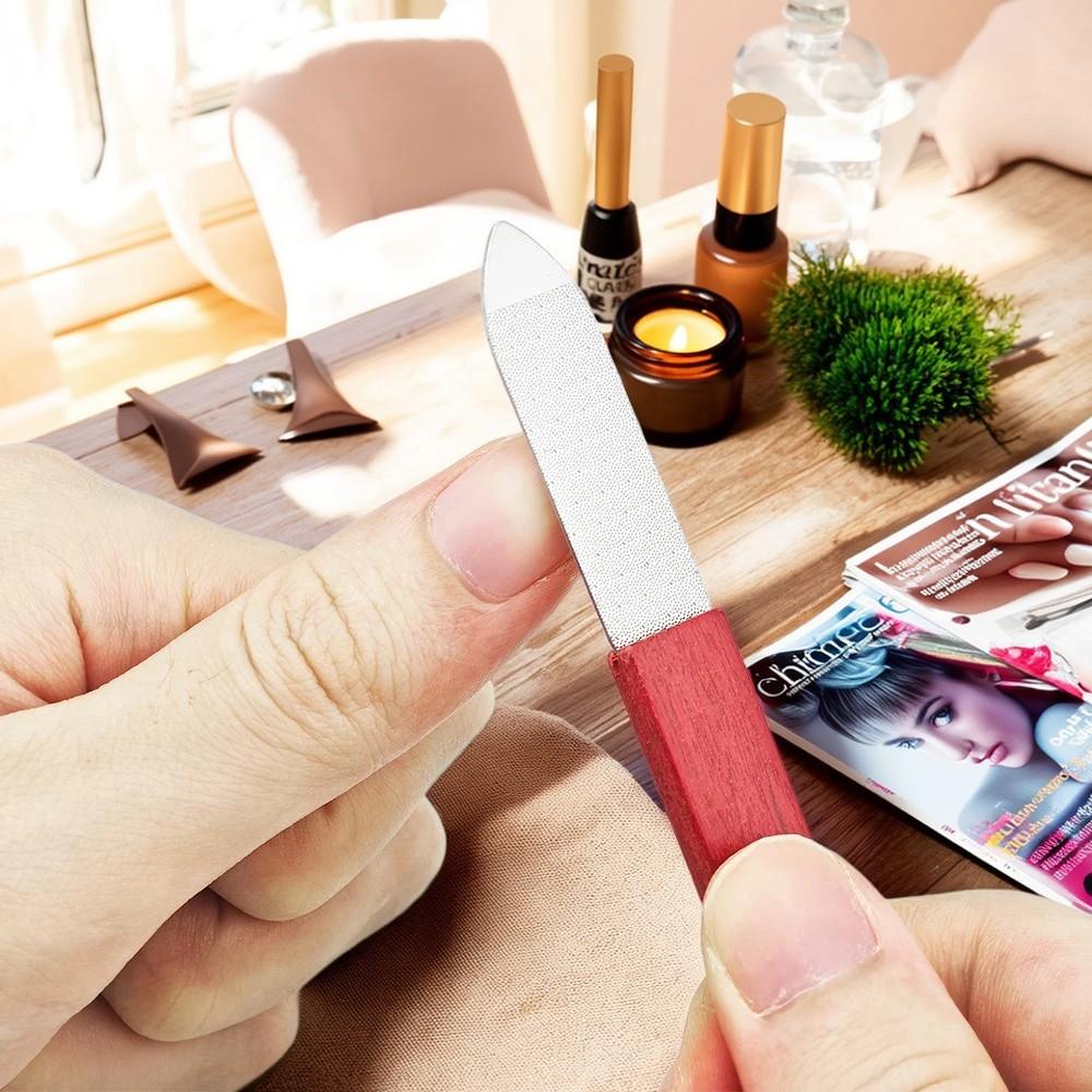 Prodotti essenziali per la cura delle unghie per la cura perfetta