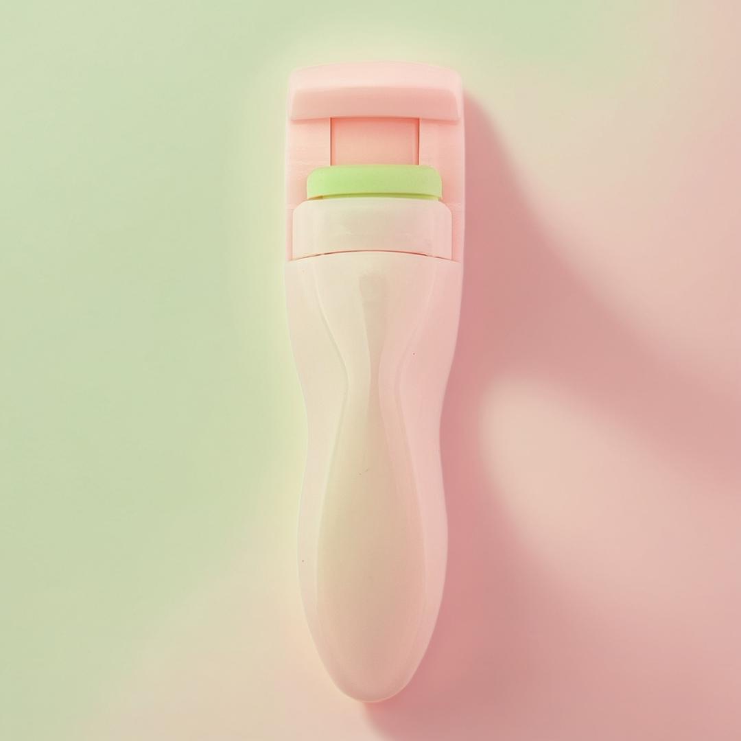 속눈썹 컬러 공급 업체 : 미용 도구 파트너